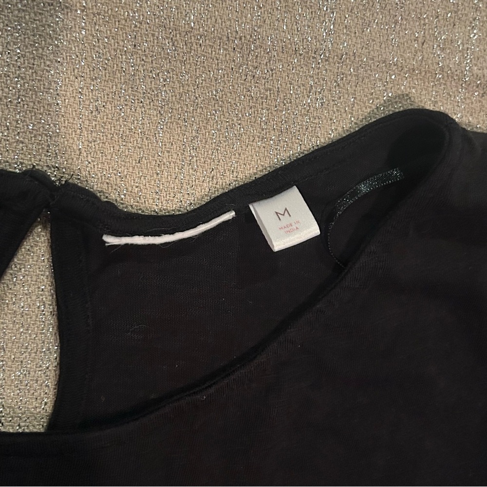 Rose embroidered black swing blouse, size M - Picture 6 of 12